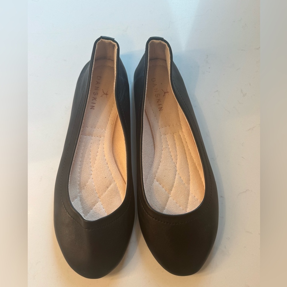 New Danskin ballet flats